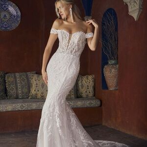 Elegant White Lace Wedding Dress